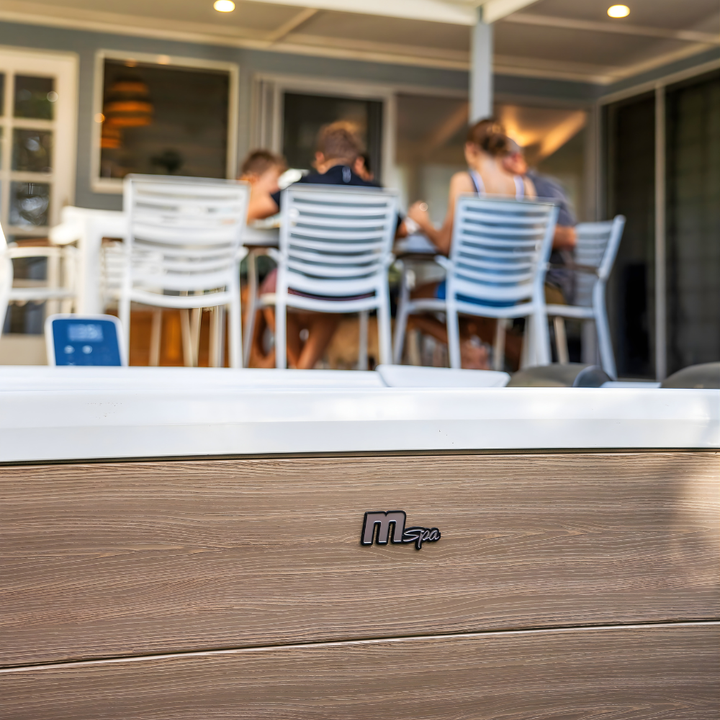 MSpa Oslo Amber 6-Person Rigid Hot Tub | Hybrid Hydrotherapy Spa ...