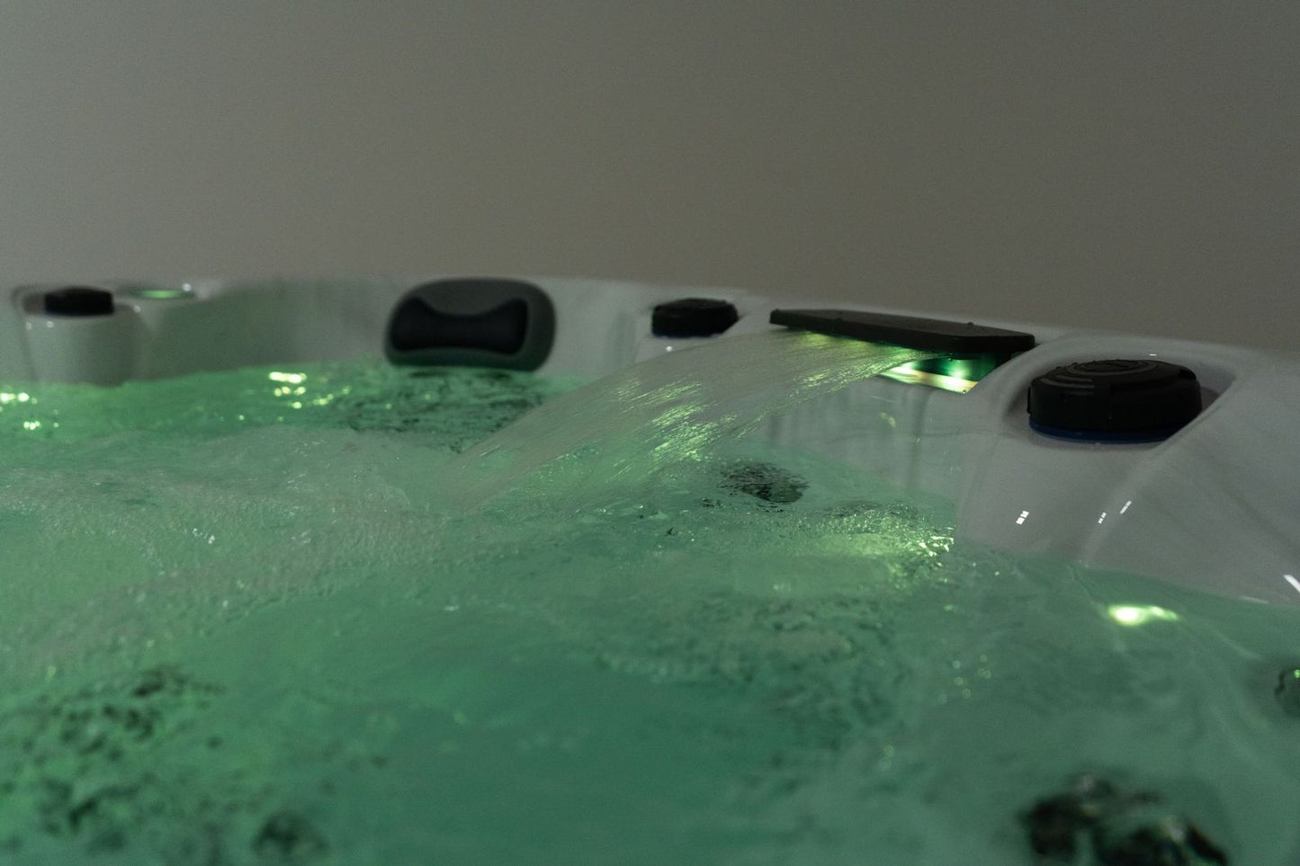 Superior Wellness OR5915 6 Person Luxury Spa Hot Tub