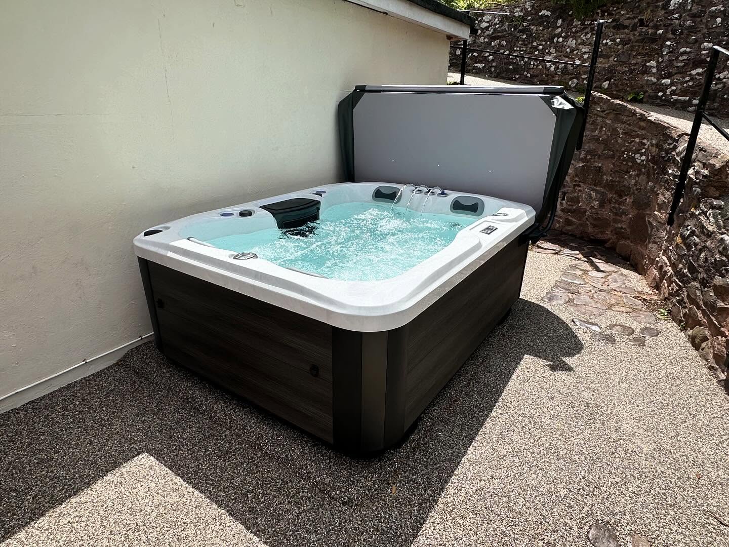 Superior Wellness OR2612 3 Person Luxury Hot Tub