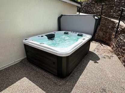 Superior Wellness OR2612 3 Person Luxury Hot Tub